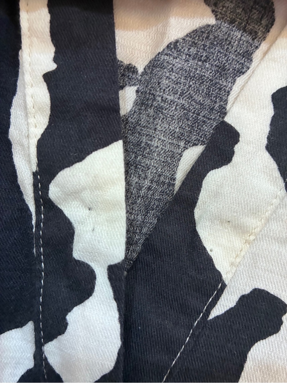 Ava & Viv Black and White Abstract Print Dress - Picture 4 of 9